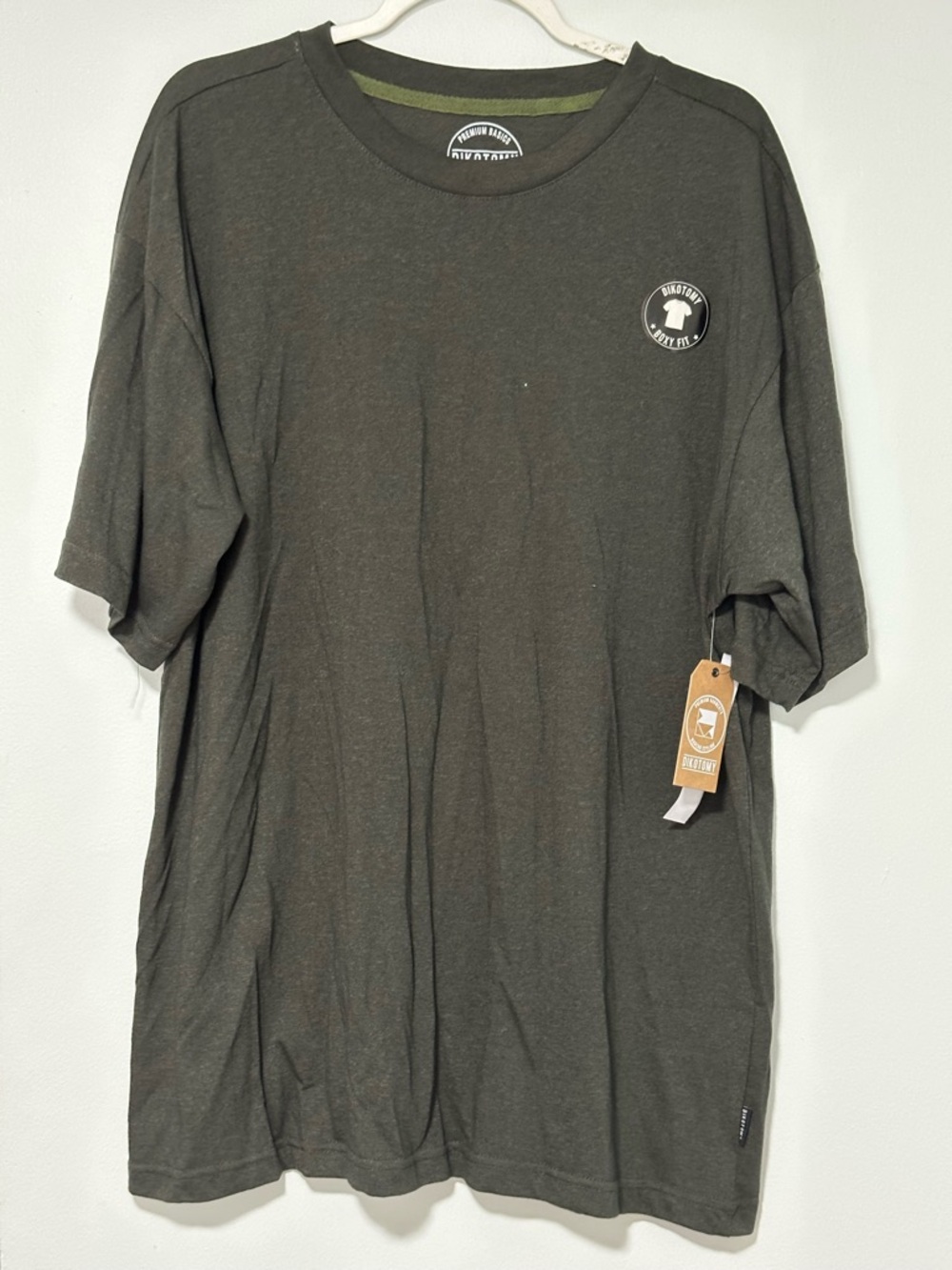 Dikotomy Premium Basics Men's Apparel Boxy Fit Dark Green T- Shirt - Size Large